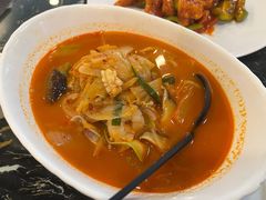 辣海鲜面-桃园中华料理炸酱面(燕儿岛路店)