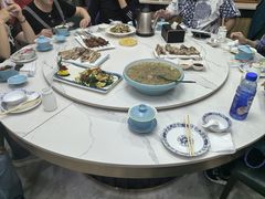-三江源美食城