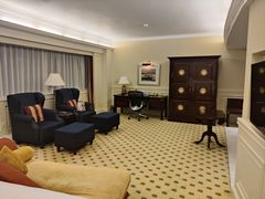 -深圳富苑皇冠假日套房酒店