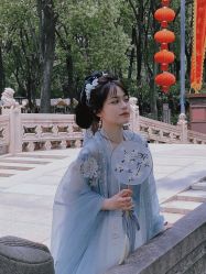 -一揽芳华汉服旗袍体验馆(拙政园店)