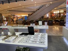 -罗伯特眼镜·蔡司官方授权(前海卓悦 INTOWN 购物中心店)