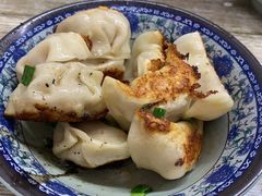 鲜肉煎饺-无名氏宵夜小摊(祝家三姐妹馄饨店)
