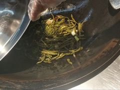 -屯老二农家铁锅炖·行业领军者(梅江店)