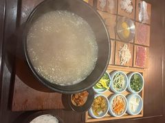 -银米·云南传统过桥米线(双廊黑金冠店)