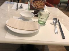 -港丽餐厅(高德置地店)