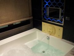 浴缸-薇爱精品时尚酒店(吴中店)