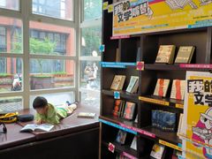 -钟书阁(松江泰晤士小镇店)