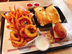 -The Habit Burger Grill 哈比特汉堡(复兴soho店)