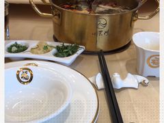 -小天鹅火锅·一线江景洪鼎旗舰店(洪崖洞店)