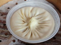 超大手拆蟹黄灌汤包-鸡鸣汤包(红山动物园店)