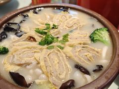 -阿瓦山寨·湘菜现炒·剁椒鱼头王(咸阳总店)
