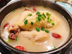 参鸡汤-首尔馆韩国料理(金童路店)