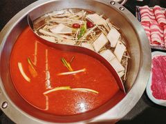 双拼锅底-沸炉重庆老火锅(军事博物馆店)