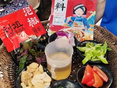 -刘姐啤酒鱼民族演艺餐厅(西街总店)