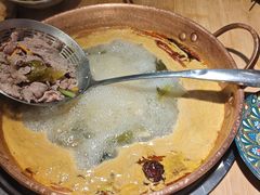 -洱火云南酸菜牛肉火锅(石景山当代商城店)