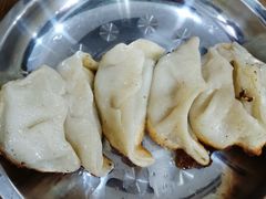 -黄阿姨锅贴大王(万航渡路店)