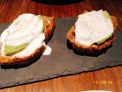 牛油果烤面包配酸奶-1861意大利餐厅(文化广场店)