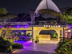 -茅草房·河畔园林火锅