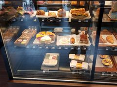 面包甜点陈列柜-星巴克(济南美莲广场店)