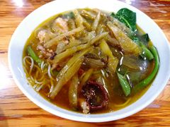 酸菜肉丝米线-越洋肖氏老米线(杨家坪店)
