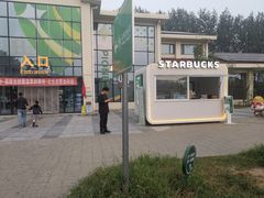 -窦店服务区-停车场