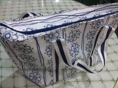 买3块蛋糕送的保温袋-榖屋house of flour(张江首店)