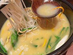 -银米·云南传统过桥米线(双廊黑金冠店)
