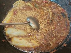 -鲁员外地锅鸡地锅鱼(古墩路店)