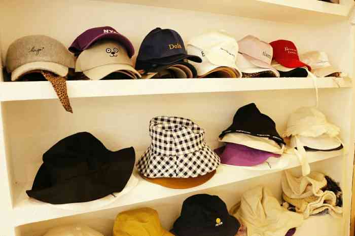 猫透社饰品(赛格国际店)-"同处在小寨的负二层,有很多家饰品店,简直.