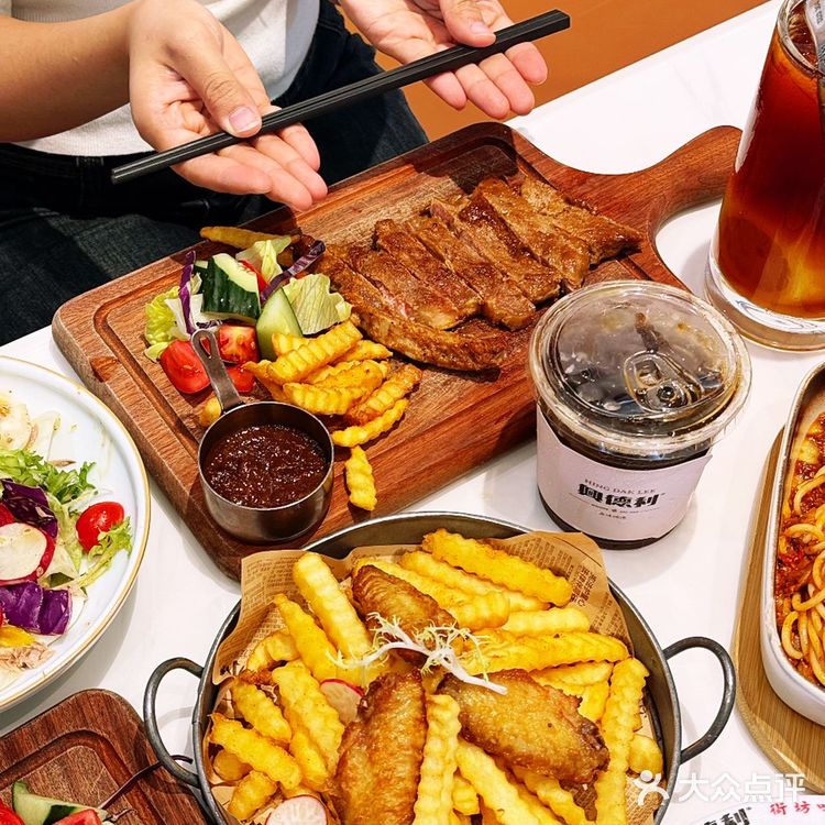 快和好朋友一起来興德利过圣诞🎄