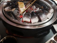 -围炉肉舍•炭烤活鳗•丹东海鲜烤肉(步行街店)