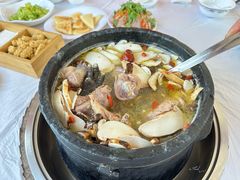 -鲁朗边巴次仁农家石锅