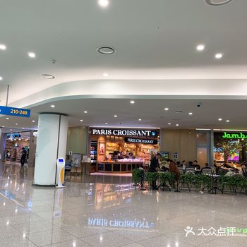 首尔是个善变的城市，不论是她红遍一时的某部韩剧
