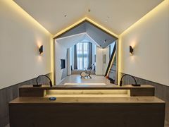-上海虹桥中心爱琴海亚朵S酒店