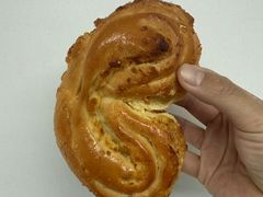 -红宝石·鲜奶小方·海派西点房(南丹店)