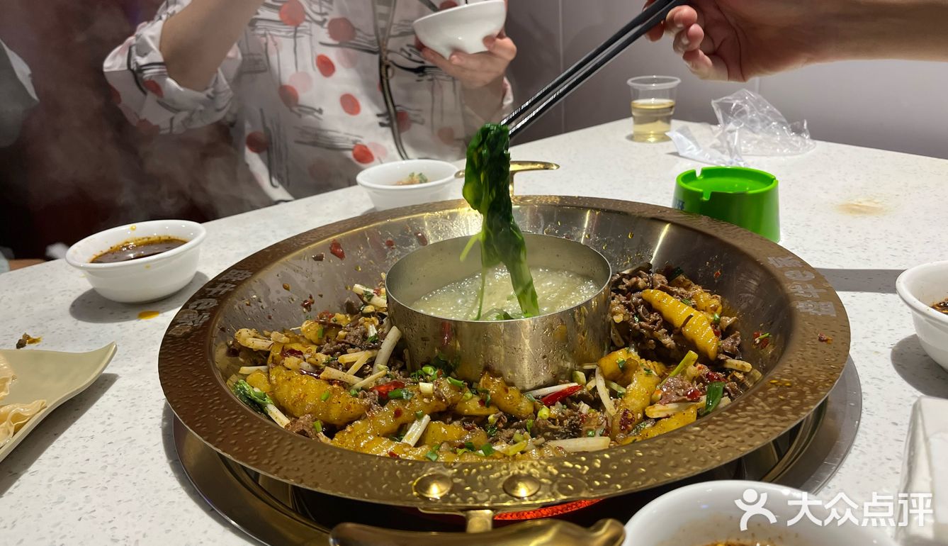 量大便宜好吃的鸳鸯牛锅你们去吃过呢嘛？
