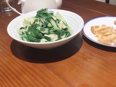 -房县土本味土鸡汤特色餐厅(沌口店)