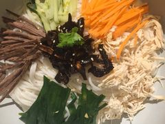 -云海肴·汽锅鸡·云南菜(天山百盛优客店)