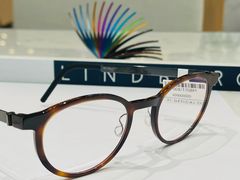 -YI OPTICAL 奕镜·蔡司战略合作店(长宁来福士店)