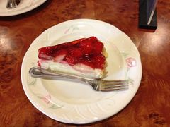 草莓奶酪蛋糕-凯宾美食廊Kempi Deli·凯宾斯基饭店(亮马桥路店)