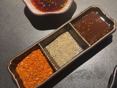 -铭牛烧肉·和牛海鲜自助(高新月牙湖店)