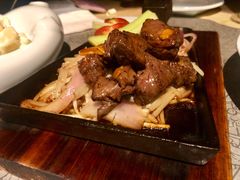 -穹六人间 people 6(岳阳路店)