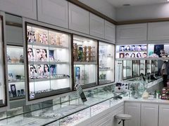 -翰佐蔡司小乐圆·依视路星趣控·暴龙眼镜折扣店