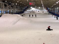 -乔波室内滑雪场