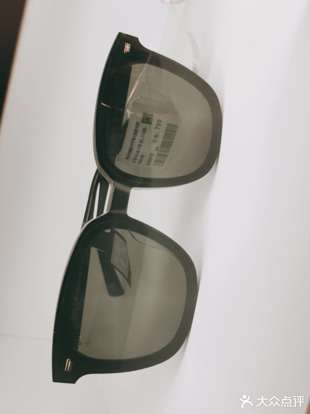 特色推荐： 暴龙太阳镜  实用tips： 今年暴龙太