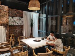 -墨居上隐·院子里火锅(峨眉店)