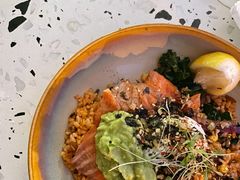 牛油果三文鱼波蛋谷物碗-gaga(深圳南山益田假日广场店)