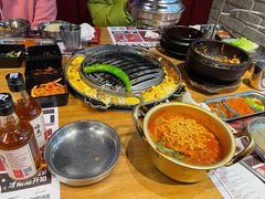 -青瓦炭韩潮烤肉(花园道店)