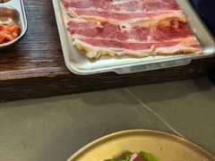 -围炉肉舍•炭烤活鳗•丹东海鲜烤肉(步行街店)