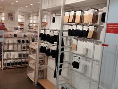 -名创优品(北京新中关购物中心地铁层店)